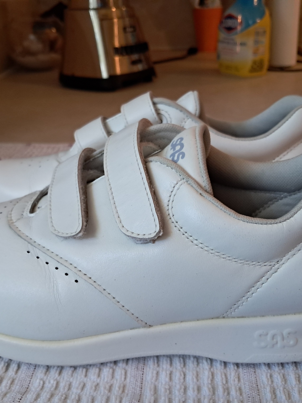 SAS Me Too Womens 7 M White Leather Walking Shoes Comfort Hook And Loop Straps